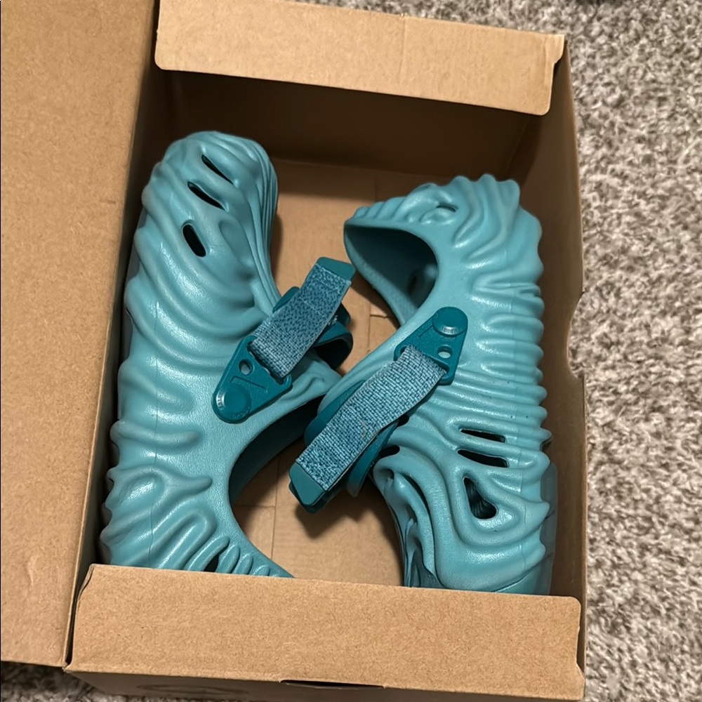 CROCS Blue Women's Sandals